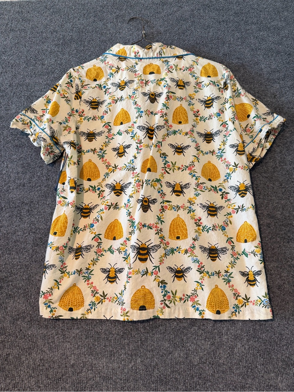 Printfresh Women's Bee & Hive Button-Front Pajama Top - Yellow & Cream - Picture 3 of 3